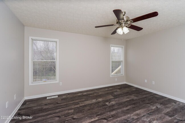 Building Photo - 9805 River Trail Dr