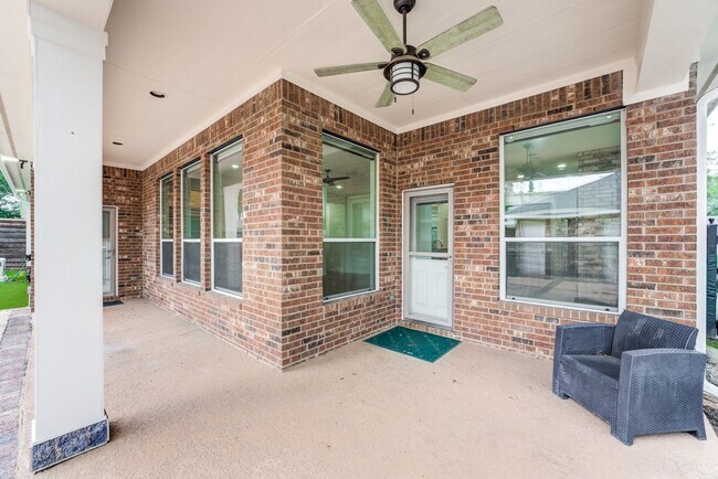 Building Photo - 7906 Del Monte Dr