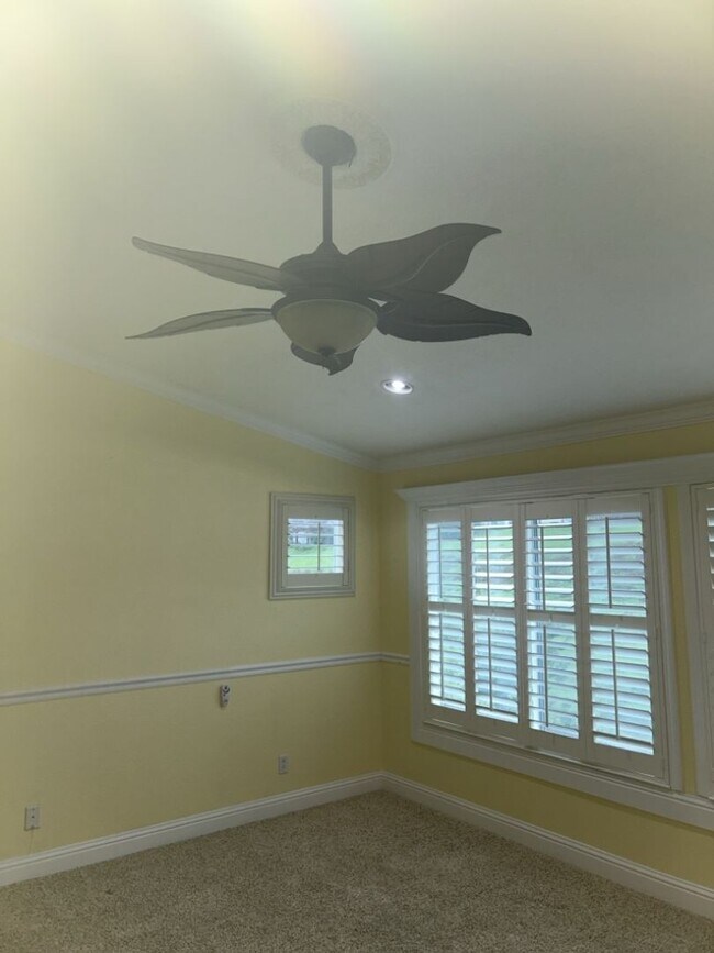Building Photo - Gorgeous Home in Gated Community