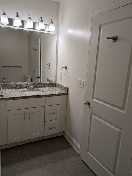 Building Photo - 476 Terrace Blvd