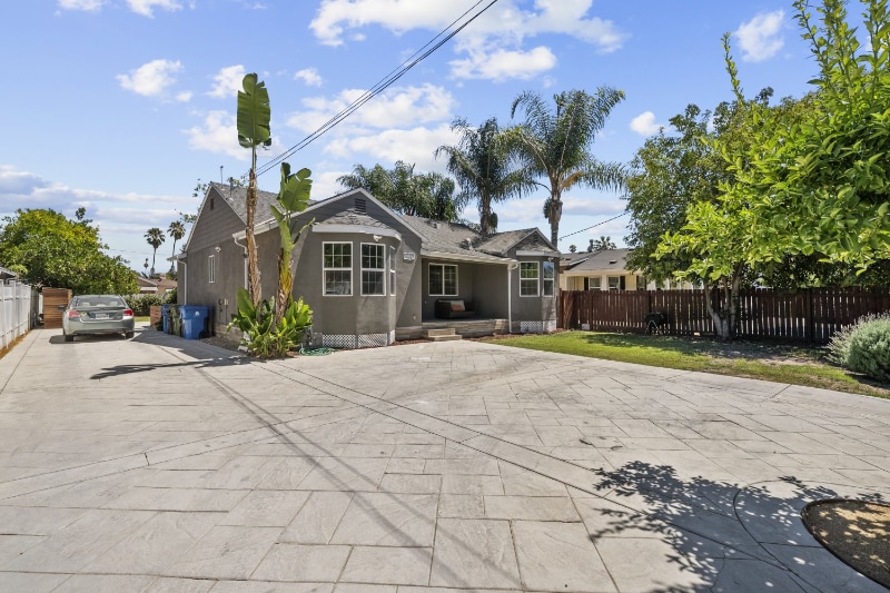 Building Photo - 6712 Cedros Ave