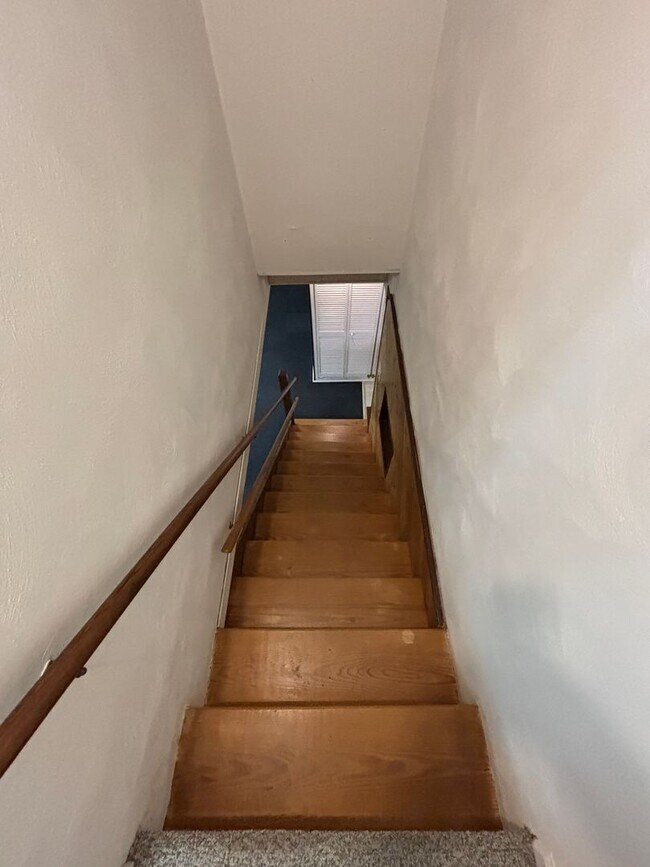 Building Photo - 136 Grimes St