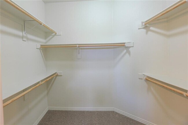 Building Photo - 626 N Tennyson Ln