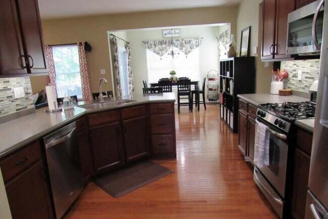 Building Photo - 126 Sugar Maple Rd