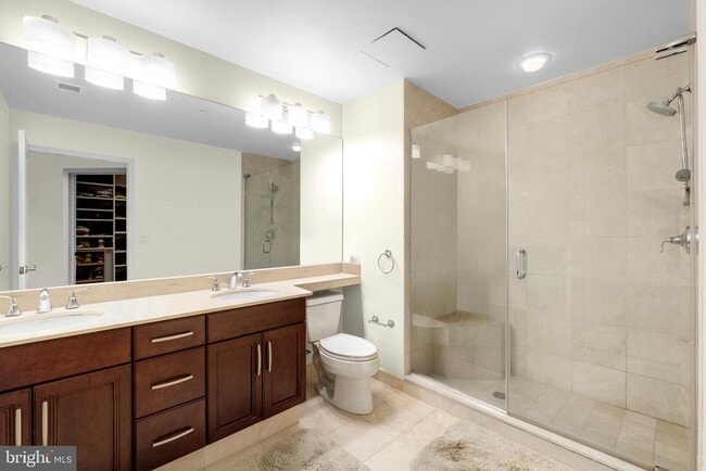 Building Photo - 400 S Broad St