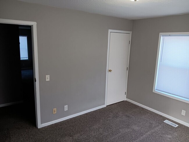 Building Photo - For Rent - Four-Bedroom Two-Bathroom Home Available NOW!