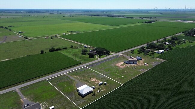 Building Photo - 1015 FM 960 Rd