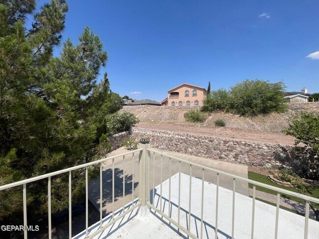 Building Photo - 808 Merriman Dr