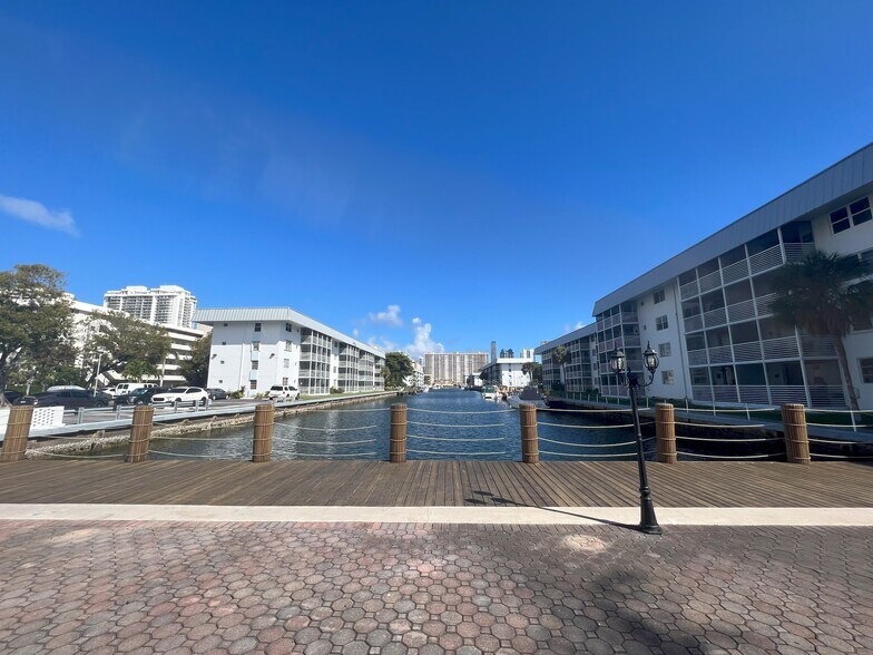 Building Photo - 3750 NE 170th St