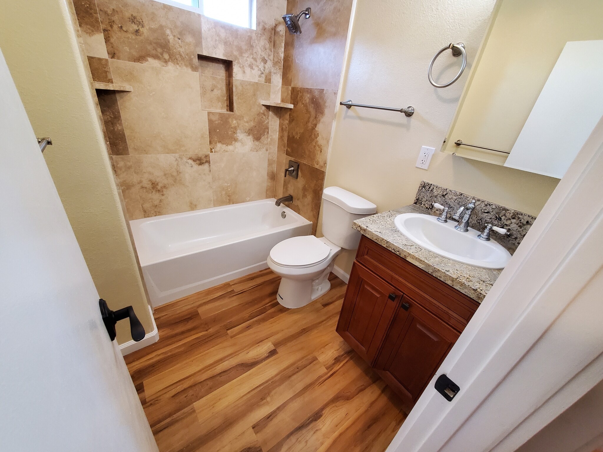 Building Photo - 3549 Highland Ave