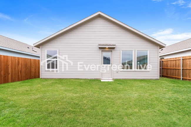 Building Photo - 240 Sycamore Pl