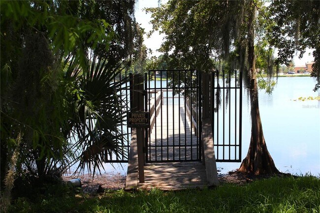 Building Photo - 2228 Lake Holloway Blvd