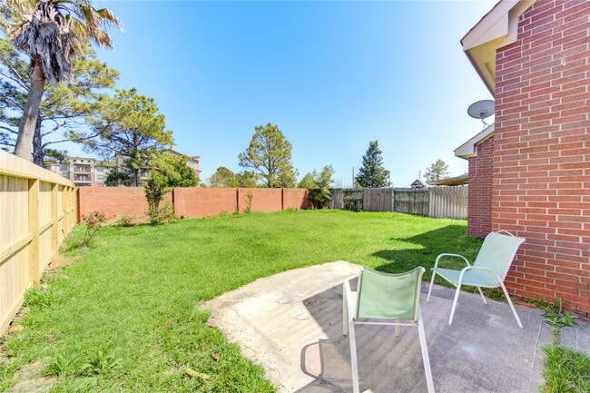 Building Photo - 2921 Indigo Dr