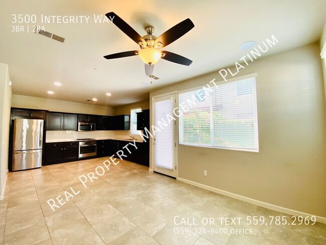 Building Photo - $2,195 Dewolf & Barstow, 3 Bedroom $500 MO...