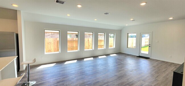 Building Photo - 22566 Pagoda Dogwood Br Dr