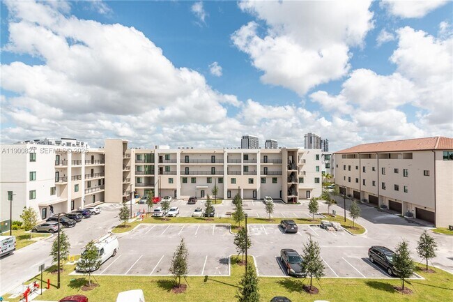 Building Photo - 4640 NW 84th Ave