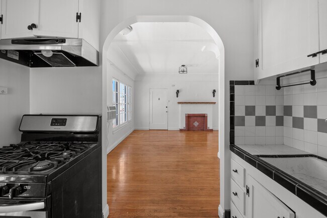 Building Photo - 647 N Spaulding Ave