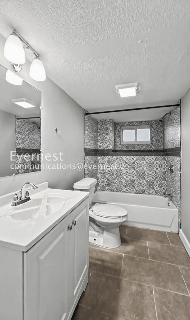 Building Photo - 4308 Highland Ave