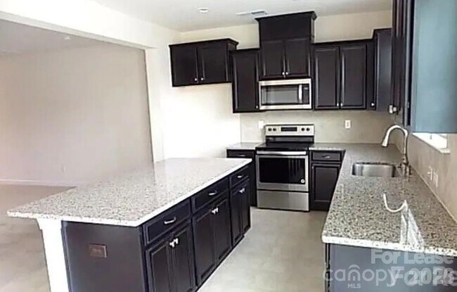 Building Photo - 5633 Garrow Glen Rd