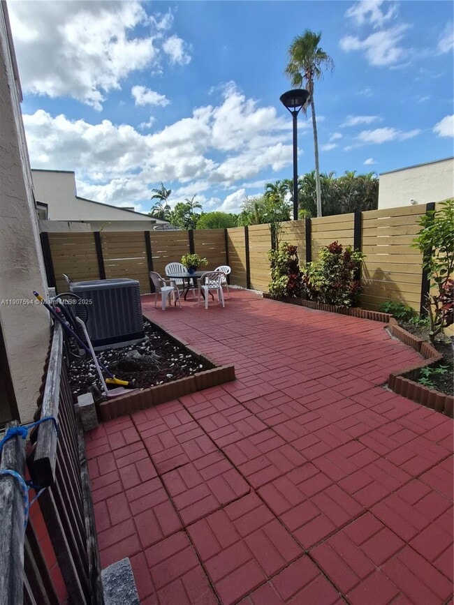 Building Photo - 10904 SW 72nd St