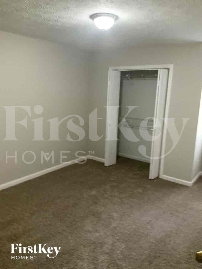 Building Photo - 4315 Cary Dr SW