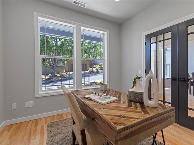 Building Photo - Newly Renovated Beaverton Home with Natura...