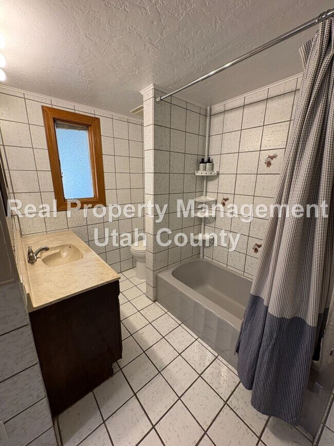 Building Photo - Lower Price! Large Cedar Hills home