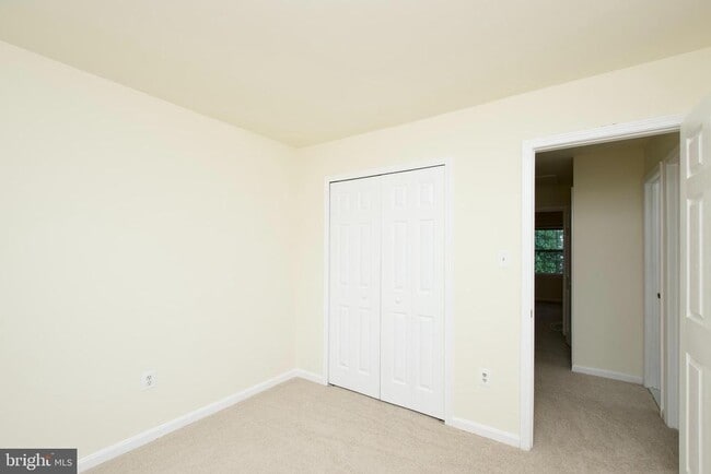 Building Photo - 7810 Lake Pleasant Dr