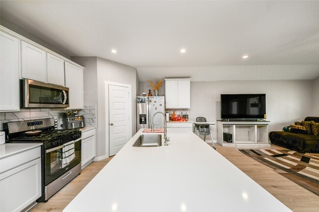 Building Photo - 31711 Melkridge Rd