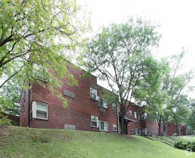 Westwood Apartments 301317 San Juan Dr McKeesport PA 15133