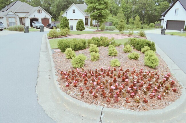Building Photo - 27 Piper Ln