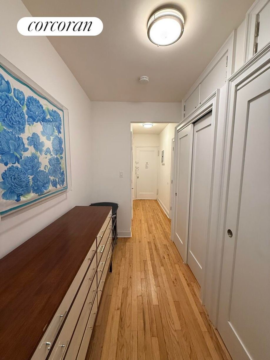 Building Photo - 163 W 17th St