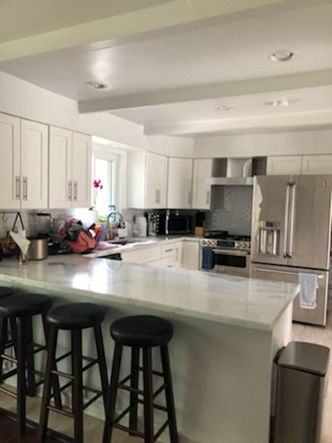 Building Photo - 3500 sq ft home with huge yard in Olympus ...