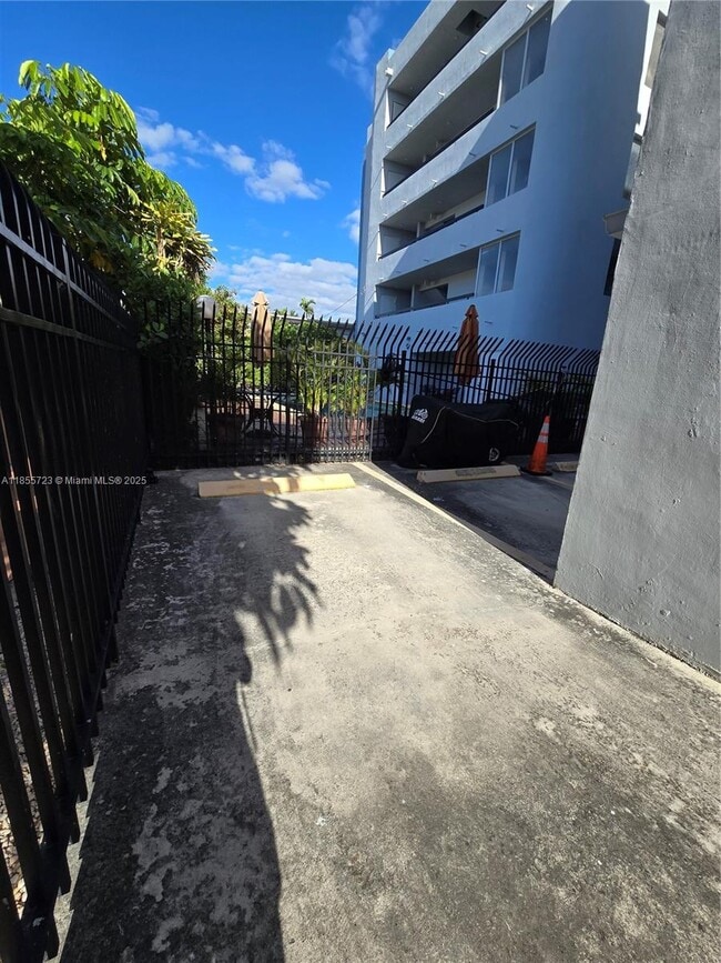 Building Photo - 7440 Harding Ave