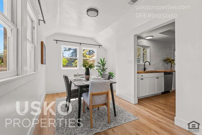 Building Photo - "Charming 4-Bed Retreat in the Heart of Sacramento - 1407 Sq Ft of Comfort!"