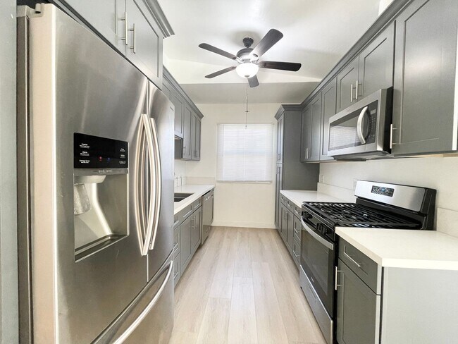 Building Photo - Beautiful Remodeled 4 Bedroom 2 Bathroom H...
