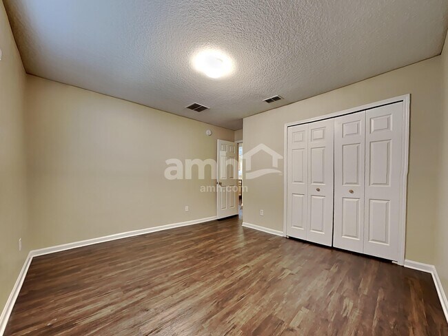 Building Photo - 274 Capiso Ct