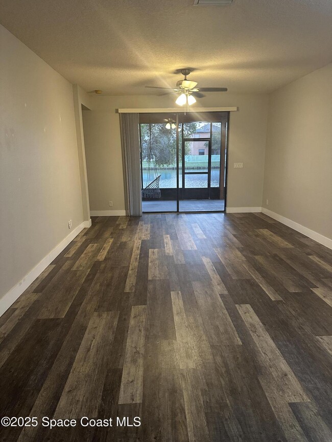 Building Photo - 2823 Glenridge Cir