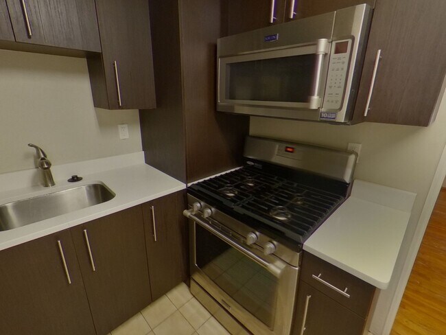 Building Photo - 203-207 NW 21st St.