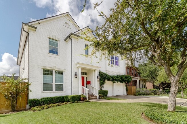 Building Photo - 3507 Drummond St
