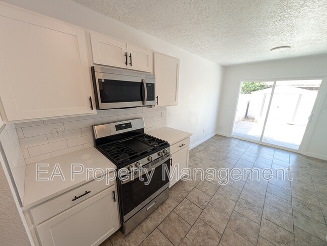 Building Photo - 3301 Schumacher St NW