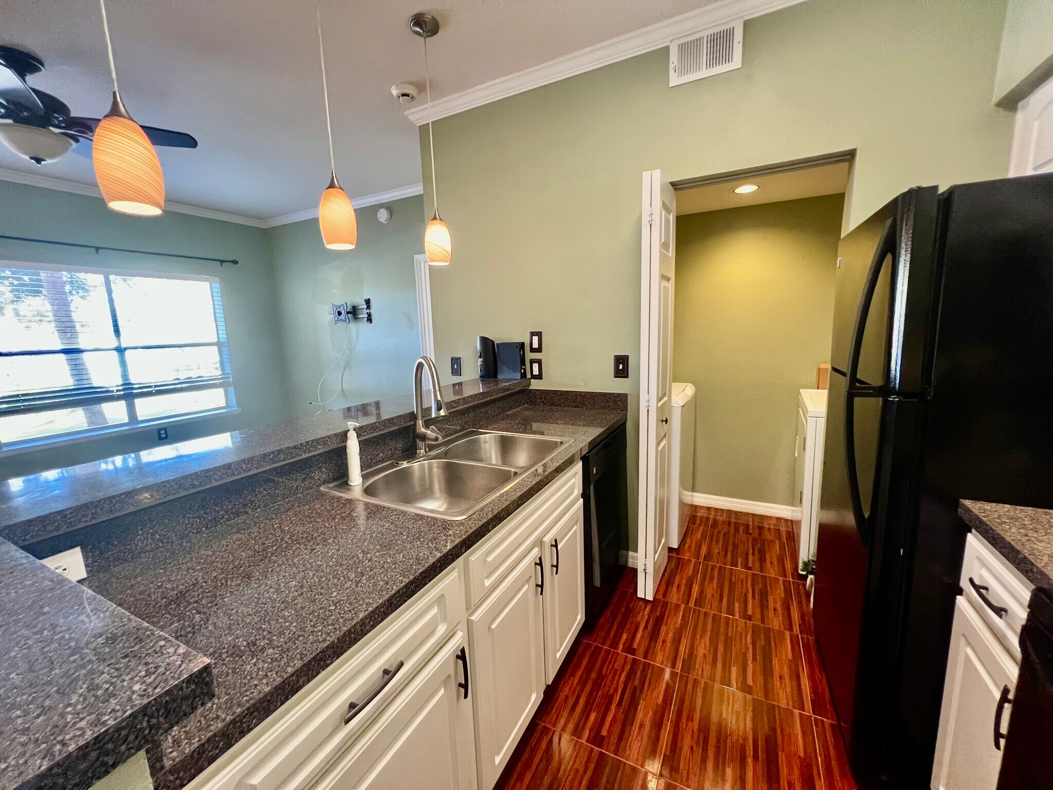 Building Photo - 10764 70th Ave