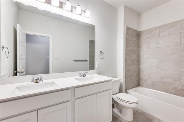 Building Photo - 2024 Briarbrook Dr