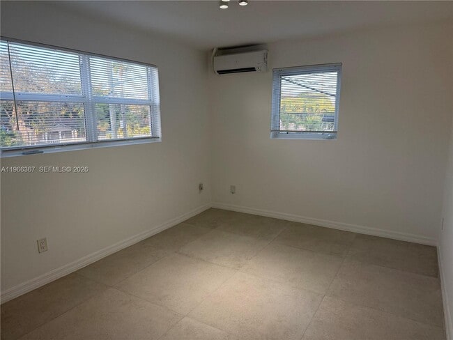 Building Photo - 5963 SW 66th Terrace