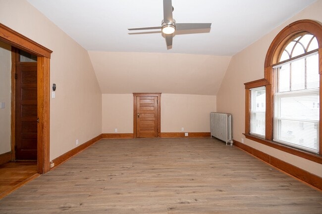 Building Photo - Convenient Location & Updated Amenities!