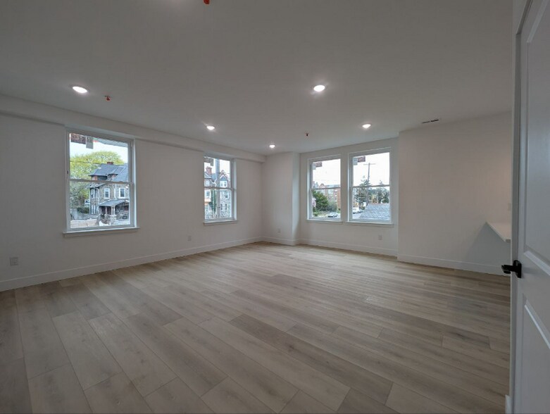 Building Photo - 835 N 63rd St