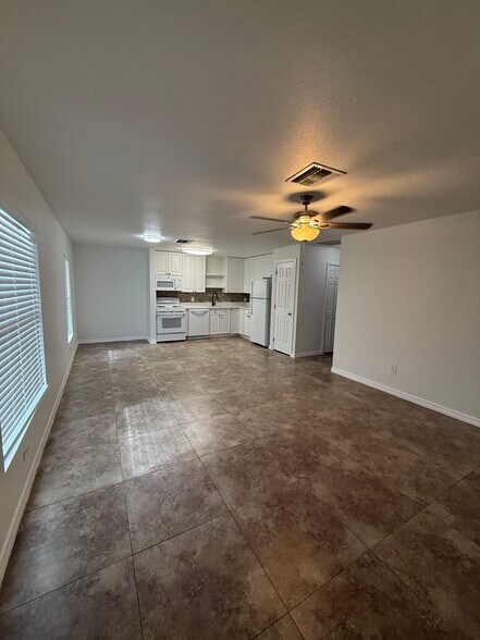 Building Photo - 739 Jack Ave S