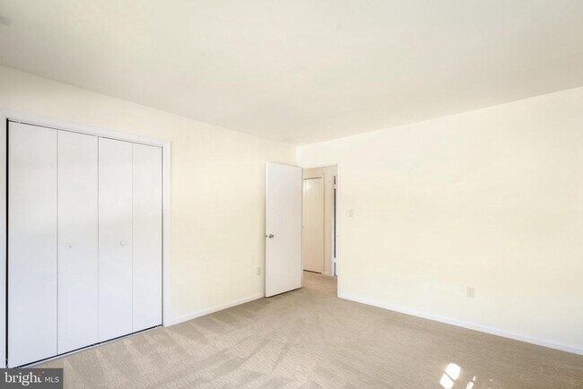 Building Photo - 7223 Reservation Dr
