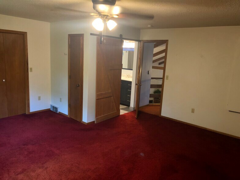 Master Bedroom - 23260 Bridgestone Rd NW