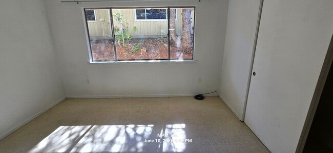 Building Photo - 525 Arleen St